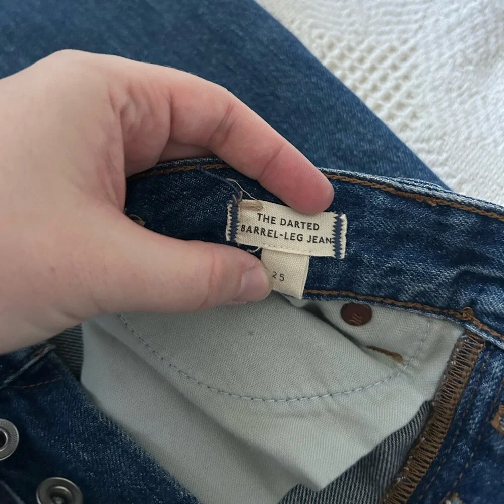 Madewell Darted Barrel Jean - Picture 4 of 4